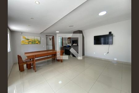 Casa à venda com 400m², 3 quartos e 2 vagas Casa à venda com 400m², 3 quartos e 2 vagasÁrea comum