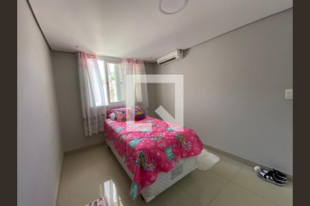 Casa à venda com 400m², 3 quartos e 2 vagas Casa à venda com 400m², 3 quartos e 2 vagasQuarto