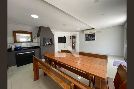 Casa à venda com 400m², 3 quartos e 2 vagas Casa à venda com 400m², 3 quartos e 2 vagasÁrea comum