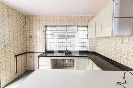 Casa à venda com 200m², 3 quartos e 2 vagas Casa à venda com 200m², 3 quartos e 2 vagasCozinha