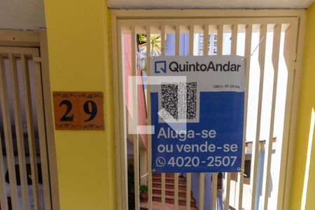Casa à venda com 220m², 4 quartos e 2 vagas Casa à venda com 220m², 4 quartos e 2 vagasPlaca