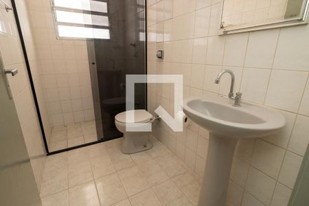 Banheiro de casa para alugar com 1 quarto, 90m² em Parque Santo Eduardo, São Paulo