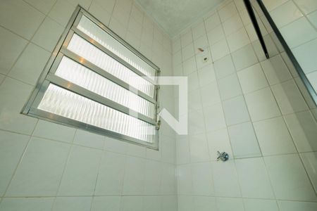Banheiro de casa para alugar com 1 quarto, 90m² em Parque Santo Eduardo, São Paulo
