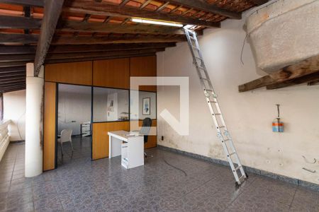 Casa à venda com 250m², 3 quartos e 3 vagas Casa à venda com 250m², 3 quartos e 3 vagasCobertura