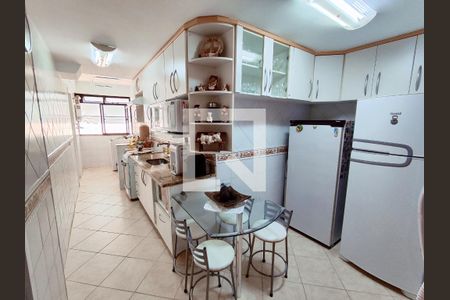 Apartamento à venda com 172m², 3 quartos e 2 vagasCozinha 