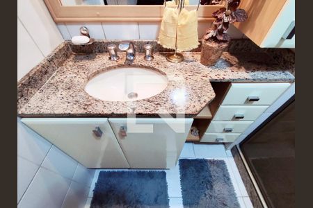 Apartamento à venda com 172m², 3 quartos e 2 vagasBanheiro Social