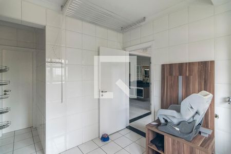 Apartamento à venda com 211m², 4 quartos e 3 vagas Apartamento à venda com 211m², 4 quartos e 3 vagasÁrea de Serviço