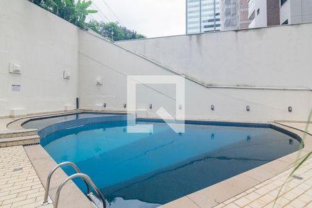 Apartamento à venda com 211m², 4 quartos e 3 vagas Apartamento à venda com 211m², 4 quartos e 3 vagasPiscina