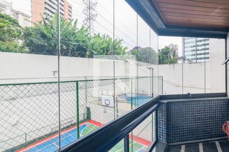 Apartamento à venda com 211m², 4 quartos e 3 vagas Apartamento à venda com 211m², 4 quartos e 3 vagasVaranda das Suites