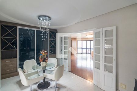 Apartamento à venda com 211m², 4 quartos e 3 vagas Apartamento à venda com 211m², 4 quartos e 3 vagasCopa