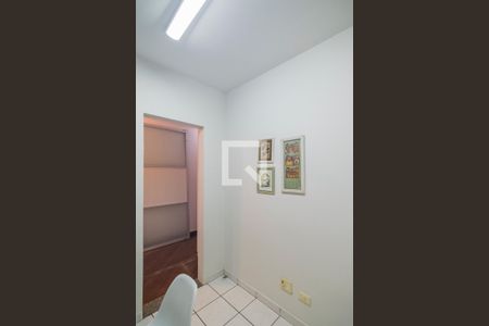 Apartamento à venda com 211m², 4 quartos e 3 vagas Apartamento à venda com 211m², 4 quartos e 3 vagasEscritório