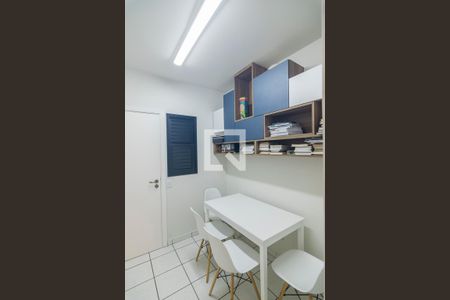 Apartamento à venda com 211m², 4 quartos e 3 vagas Apartamento à venda com 211m², 4 quartos e 3 vagasEscritório