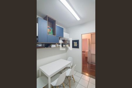 Apartamento à venda com 211m², 4 quartos e 3 vagas Apartamento à venda com 211m², 4 quartos e 3 vagasEscritório