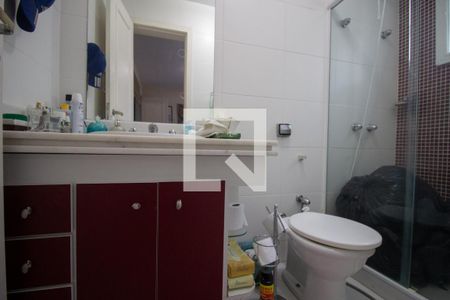 Casa de condomínio à venda com 350m², 5 quartos e 3 vagas Casa de condomínio à venda com 350m², 5 quartos e 3 vagasBanheiro da Suíte 4