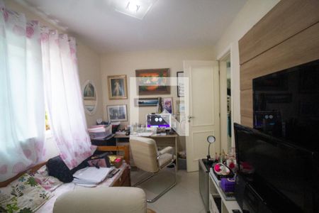 Casa de condomínio à venda com 350m², 5 quartos e 3 vagas Casa de condomínio à venda com 350m², 5 quartos e 3 vagasSuíte 4