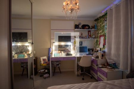 Casa de condomínio à venda com 350m², 5 quartos e 3 vagas Casa de condomínio à venda com 350m², 5 quartos e 3 vagasSuíte 3