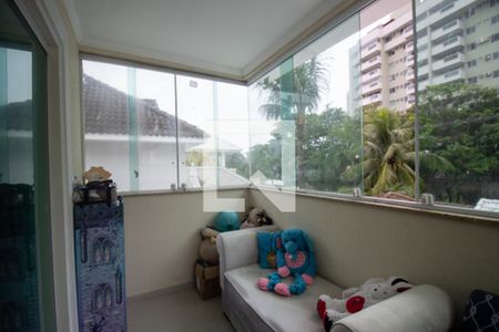 Casa de condomínio à venda com 350m², 5 quartos e 3 vagas Casa de condomínio à venda com 350m², 5 quartos e 3 vagasSacada da Suíte 2