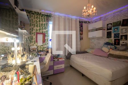 Casa de condomínio à venda com 350m², 5 quartos e 3 vagas Casa de condomínio à venda com 350m², 5 quartos e 3 vagasSuíte 3