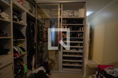 Casa de condomínio à venda com 350m², 5 quartos e 3 vagas Casa de condomínio à venda com 350m², 5 quartos e 3 vagasSuíte 1