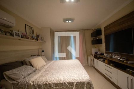 Casa de condomínio à venda com 350m², 5 quartos e 3 vagas Casa de condomínio à venda com 350m², 5 quartos e 3 vagasSuíte 2