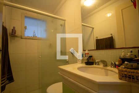 Casa de condomínio à venda com 350m², 5 quartos e 3 vagas Casa de condomínio à venda com 350m², 5 quartos e 3 vagasBanheiro da Suíte 1