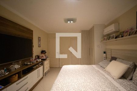 Casa de condomínio à venda com 350m², 5 quartos e 3 vagas Casa de condomínio à venda com 350m², 5 quartos e 3 vagasSuíte 2