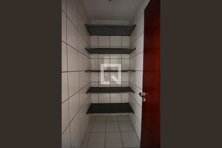 Apartamento à venda com 264m², 4 quartos e 4 vagas Apartamento à venda com 264m², 4 quartos e 4 vagasDespensa