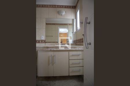 Apartamento à venda com 264m², 4 quartos e 4 vagas Apartamento à venda com 264m², 4 quartos e 4 vagasBanheiro da Suíte 4