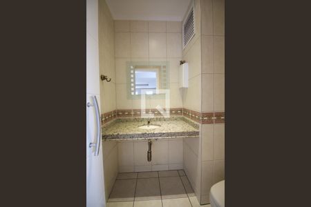 Apartamento à venda com 264m², 4 quartos e 4 vagas Apartamento à venda com 264m², 4 quartos e 4 vagasLavabo