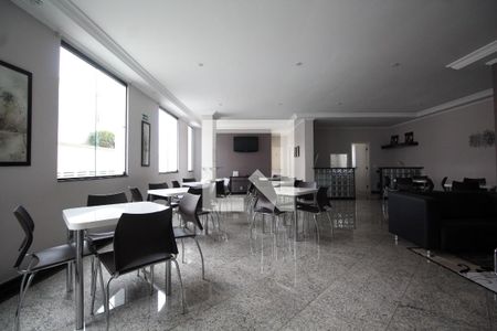 Apartamento à venda com 264m², 4 quartos e 4 vagas Apartamento à venda com 264m², 4 quartos e 4 vagasÁrea comum - Salão de festas