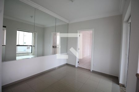 Apartamento à venda com 264m², 4 quartos e 4 vagas Apartamento à venda com 264m², 4 quartos e 4 vagasSala de Jantar
