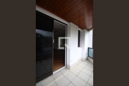Apartamento à venda com 264m², 4 quartos e 4 vagas Apartamento à venda com 264m², 4 quartos e 4 vagasVaranda Sala