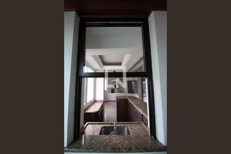 Apartamento à venda com 264m², 4 quartos e 4 vagas Apartamento à venda com 264m², 4 quartos e 4 vagasVaranda gourmet