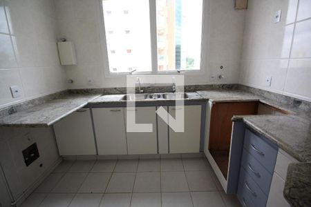 Apartamento à venda com 264m², 4 quartos e 4 vagas Apartamento à venda com 264m², 4 quartos e 4 vagasCozinha
