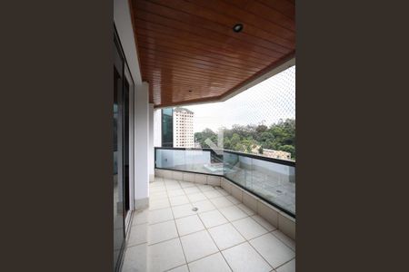 Apartamento à venda com 264m², 4 quartos e 4 vagas Apartamento à venda com 264m², 4 quartos e 4 vagasVaranda Sala