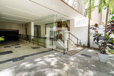 Apartamento à venda com 304m², 4 quartos e 2 vagasEntrada
