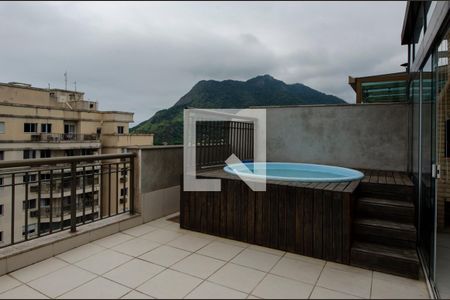 Apartamento à venda com 140m², 2 quartos e 2 vagasPiscina