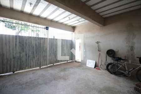 Casa à venda com 240m², 2 quartos e 2 vagasGaragem