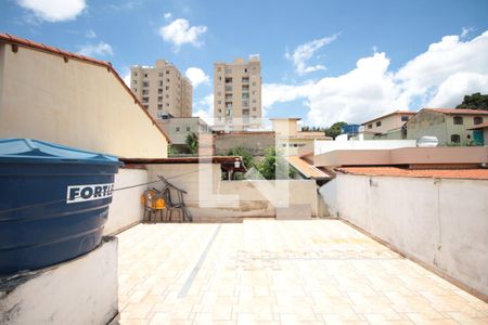 Casa à venda com 240m², 2 quartos e 2 vagasCobertura