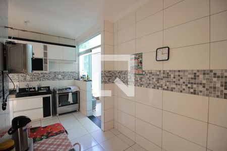 Casa à venda com 240m², 2 quartos e 2 vagasCozinha e Copa