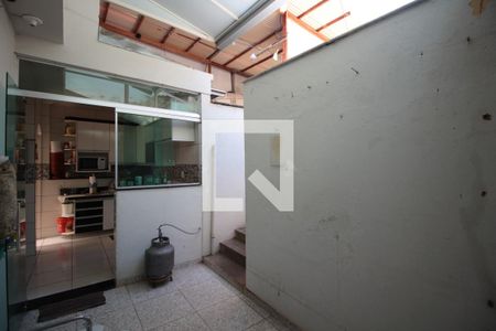 Casa à venda com 240m², 2 quartos e 2 vagasÁrea de Serviço