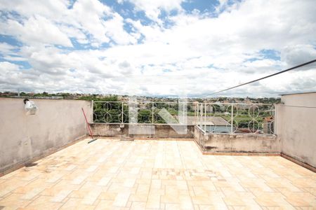 Casa à venda com 240m², 2 quartos e 2 vagasCobertura