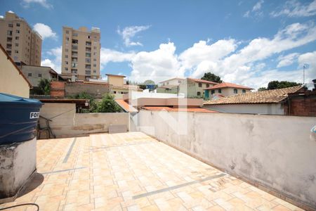 Casa à venda com 240m², 2 quartos e 2 vagasCobertura