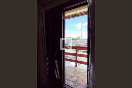 Casa à venda com 150m², 3 quartos e 2 vagas Casa à venda com 150m², 3 quartos e 2 vagasSacada