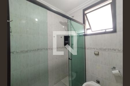 Banheiro de apartamento para alugar com 1 quarto, 70m² em Guilhermina, Praia Grande