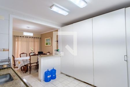 Casa à venda com 290m², 4 quartos e 3 vagas Casa à venda com 290m², 4 quartos e 3 vagasCozinha