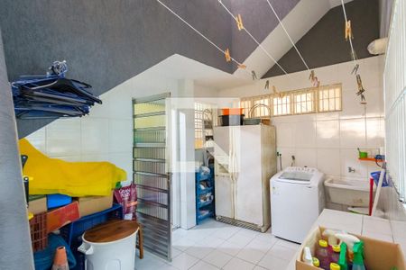 Casa à venda com 290m², 4 quartos e 3 vagas Casa à venda com 290m², 4 quartos e 3 vagasÁrea de Serviço