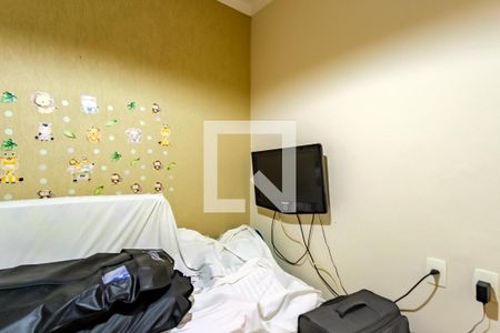 Casa à venda com 290m², 4 quartos e 3 vagas Casa à venda com 290m², 4 quartos e 3 vagasQuarto 4