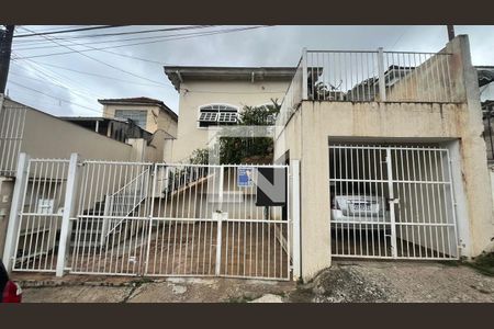 Casa à venda com 140m², 2 quartos e 3 vagas Casa à venda com 140m², 2 quartos e 3 vagasFachada