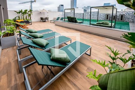 Studio à venda com 25m², 1 quarto e sem vaga Studio à venda com 25m², 1 quarto e sem vagaÁrea comum - Piscina